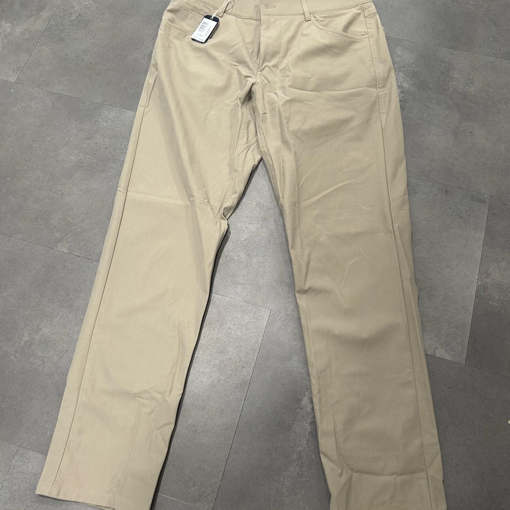 Men’s Johnnie O prep performance pants. Size 30x30, new with tags